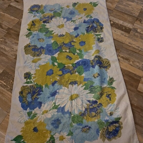 VINTAGE BATHTOWELx - Picture 1 of 1